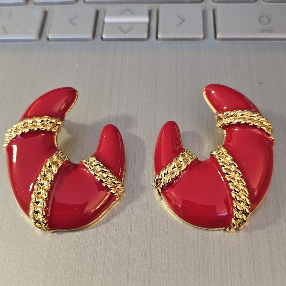 Lovely Vintage Elegant Gold Red Colour Enamel Stud Earrings by Napier Jewellery